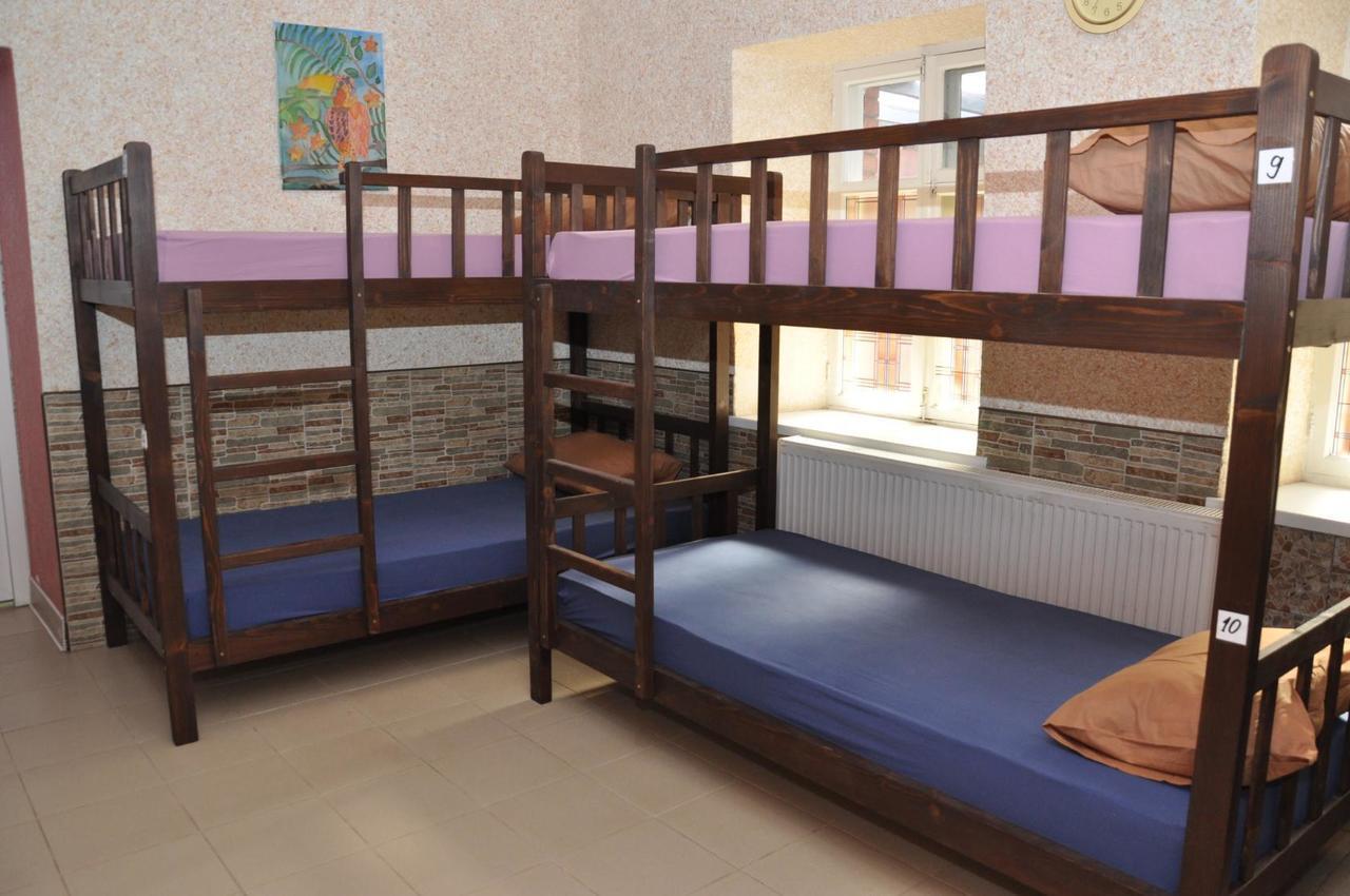 Like Home Hostel Тираспол Екстериор снимка